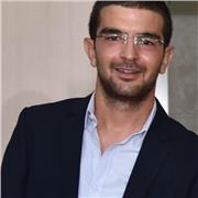 Ingénieur électrique et diplômé en musique arabe